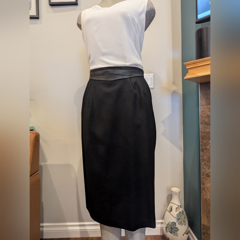 Vintage wool pencil skirt with Embroided V leather waistband. Size 36 Waist